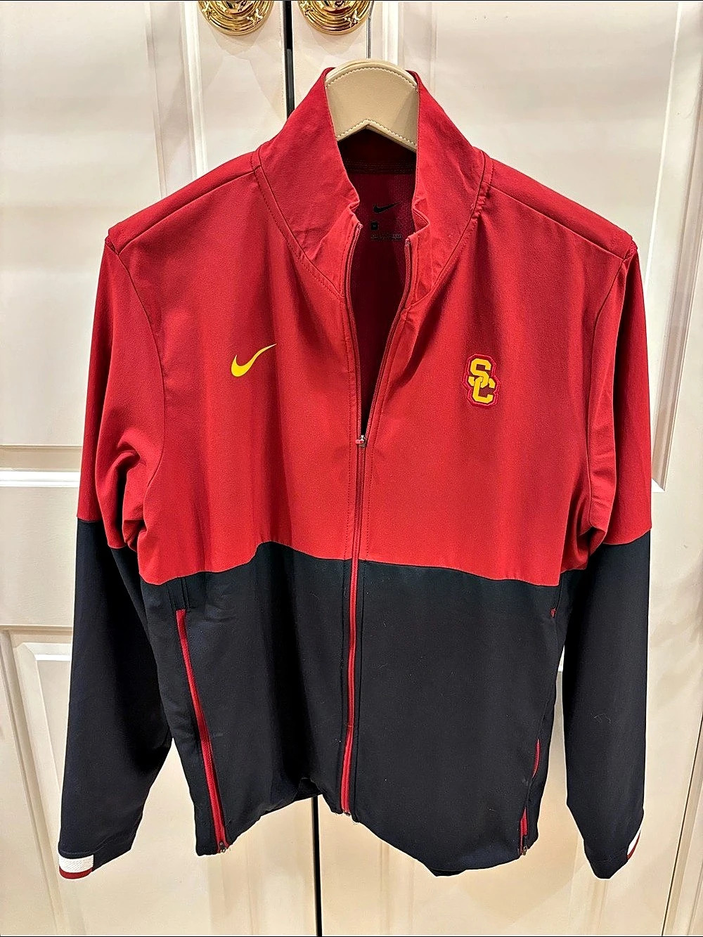Nike USC On-Field jacket Red & Black Size Medium